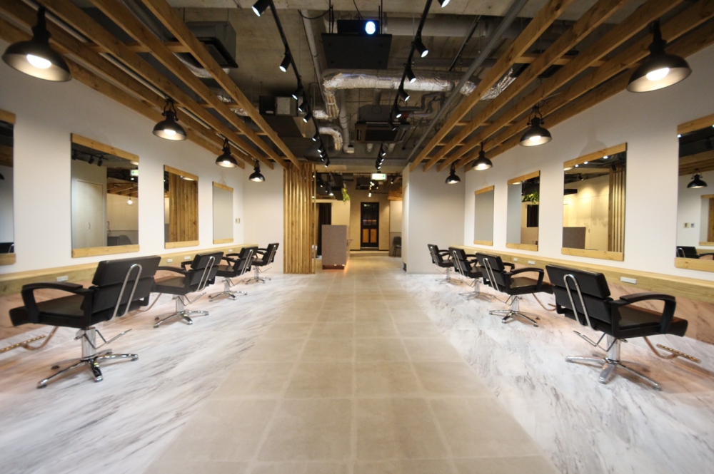 相鉄線【二俣川】駅徒歩1分!駅近好立地、美容室事業譲渡!