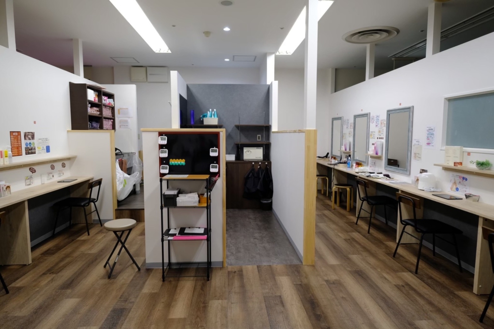 阪神本線【淀川】駅徒歩7分!商業施設内、カラー専門店居抜き物件