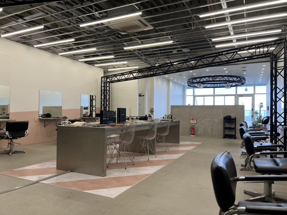 造作無償！小田急線【片瀬江ノ島】駅徒歩５分！好立地、美容室居抜き物件