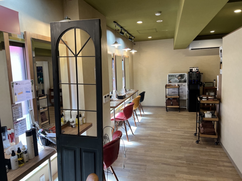JR中央線【高円寺】駅徒歩３分！商店街沿い、カラー専門店居抜き物件