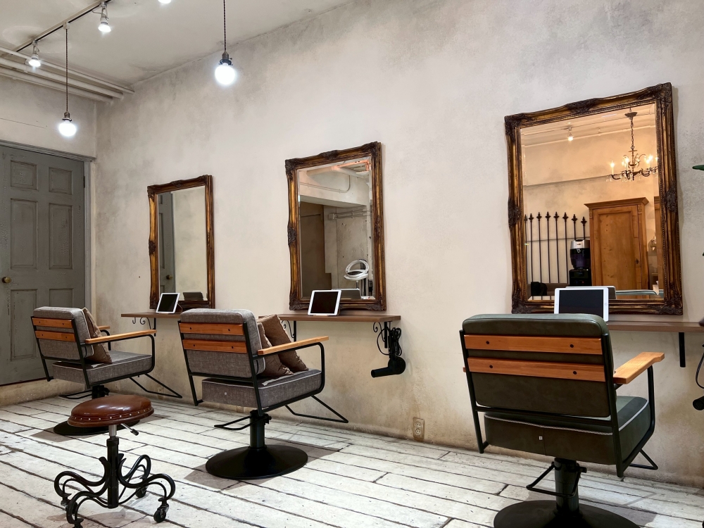 JR山手線【恵比寿】駅徒歩６分！１階路面、美容室居抜き物件