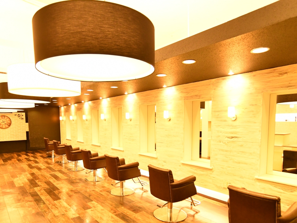 阪急今津線【小林】駅徒歩２分！駅近好立地１階t路面、美容室居抜き物件