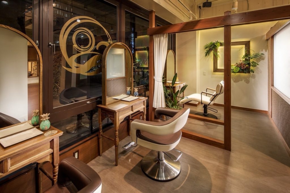 名古屋市営地下鉄名城線【矢場町】駅徒歩５分！豪華美装、美容室居抜き物件