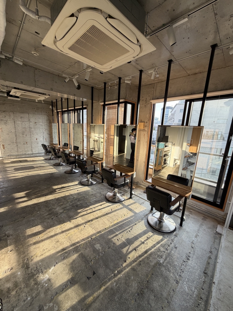 東京メトロ【表参道】駅徒歩５分！好立地、美容室居抜き物件