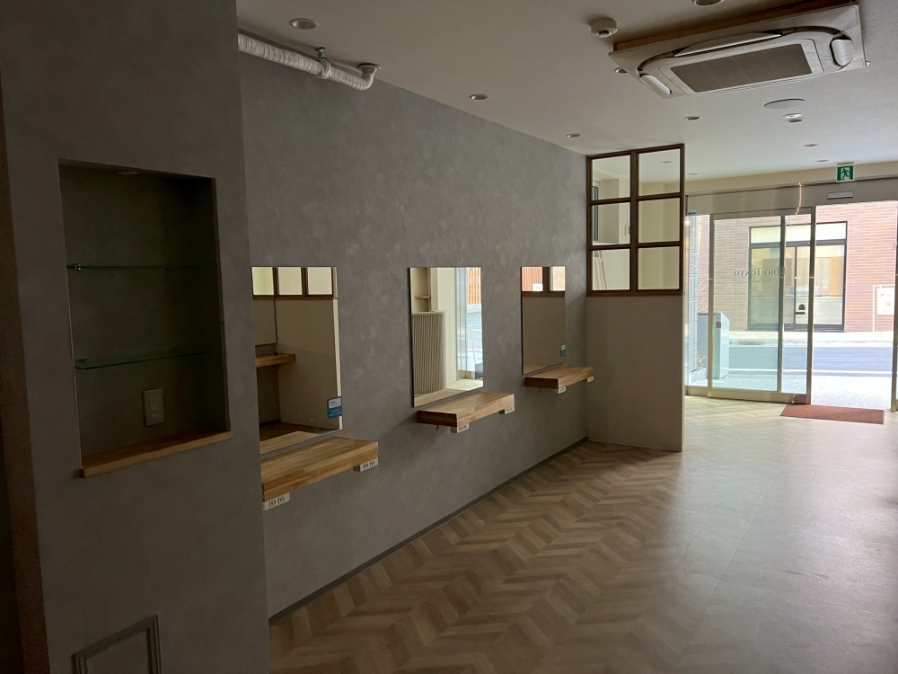 JR京浜東北線【浦和】駅徒歩２分！１階路面、美容室居抜き物件