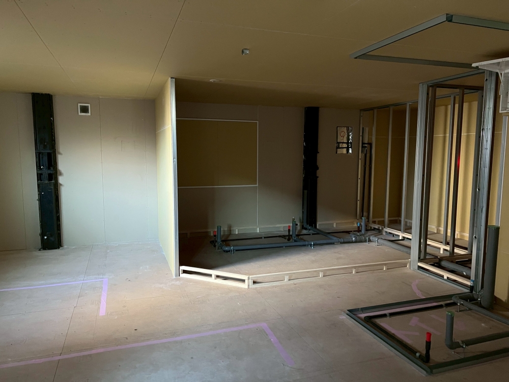 JR京浜東北線【浦和】駅徒歩3分！美容室の工事途中物件！